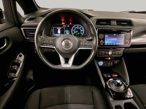 Used 2019 Nissan Leaf SV w/ SV Technology Package FWD image 5