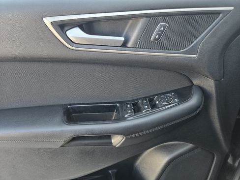 Used 2018 Ford Edge SEL FWD image 23