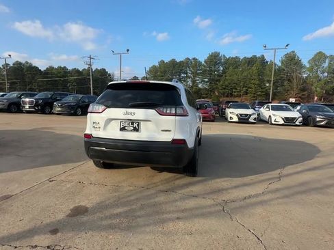 Used 2019 Jeep Cherokee Latitude Plus image 5