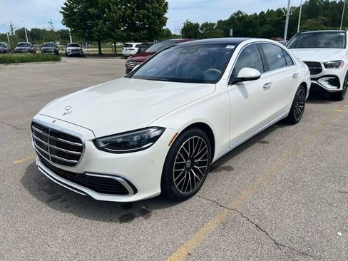 Used 2023 Mercedes-Benz S 500 4MATIC image 2