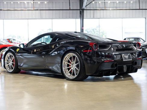 Used 2019 Ferrari 488 GTB RWD image 4