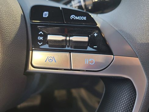 Used 2023 Hyundai Elantra SEL image 22