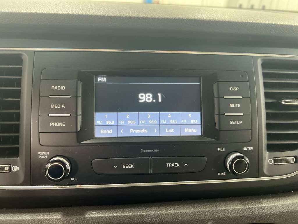 Used 2018 Kia Sedona LX FWD image 14