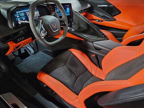 Used 2025 Chevrolet Corvette Stingray Premium Conv w/ Stealth Interior Trim Package image 10