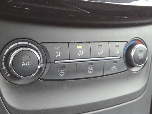 Used 2019 Nissan Sentra S image 26