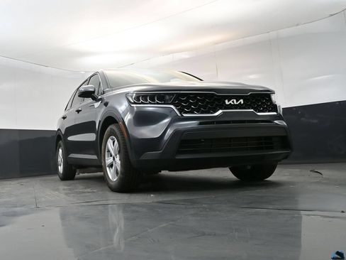 Used 2022 Kia Sorento LX FWD image 25