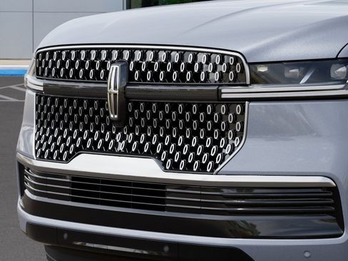 New 2027 Lincoln Navigator Reserve RWD image 17