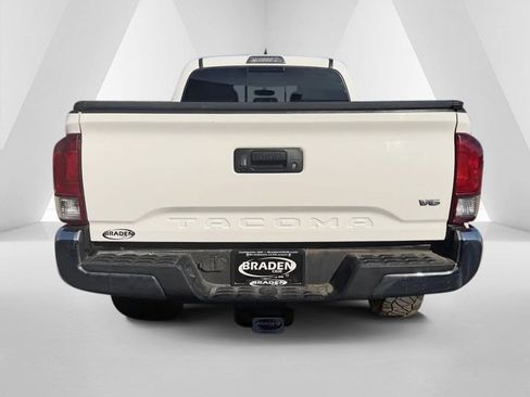 Used 2017 Toyota Tacoma TRD Off-Road w/ Tow Package image 6