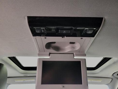 Used 2020 GMC Yukon XL SLT w/ Open Road Package image 25