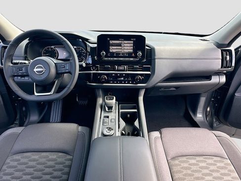 New 2025 Nissan Pathfinder SV image 3