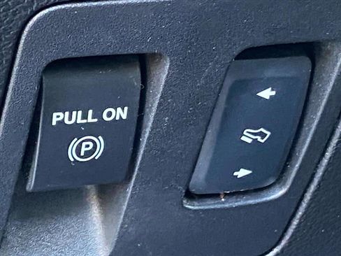 Used 2018 Ford F150 Lariat w/ Equipment Group 502A Luxury image 14