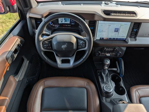 Certified 2023 Ford Bronco Outer Banks w/ Sasquatch Package AWD/4WD image 21