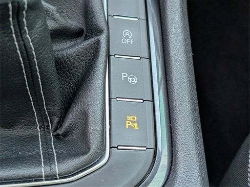 Used 2022 Volkswagen Tiguan SEL R-Line image 21