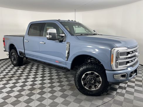 Used 2023 Ford F350 Platinum w/ Tremor Off-Road Package image 2