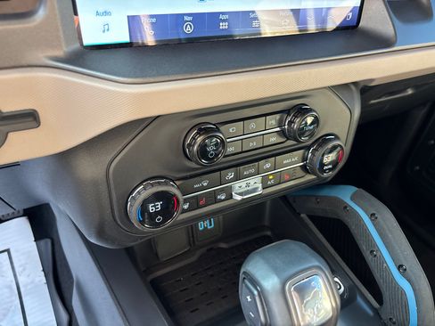 Used 2024 Ford Bronco Wildtrak AWD/4WD image 22