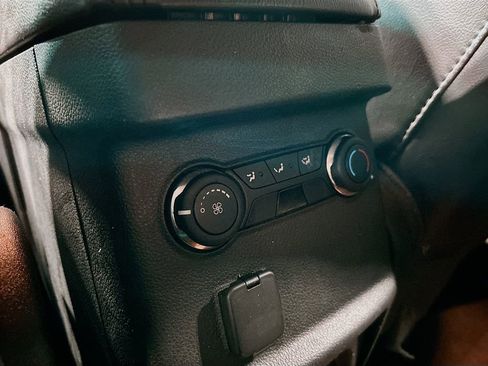 Used 2014 Ford Explorer XLT w/ Equipment Group 202A image 25