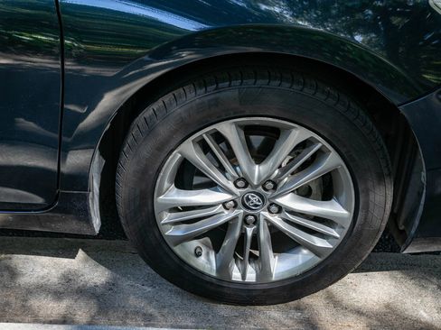 Used 2017 Toyota Camry SE FWD image 14