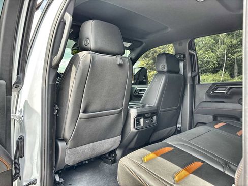 Used 2025 GMC Sierra 2500 AT4 AWD/4WD image 18