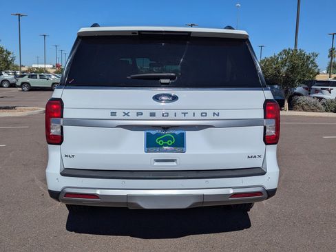 Used 2023 Ford Expedition Max XLT image 4