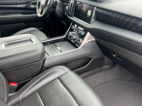 Used 2024 GMC Yukon Denali AWD/4WD image 21