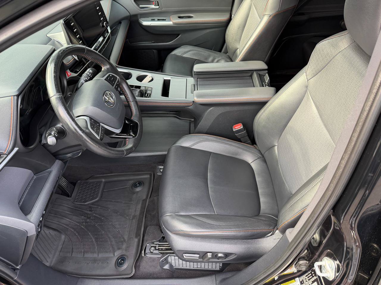 Used 2021 Toyota Sienna XSE w/ XSE Plus Package AWD/4WD image 9
