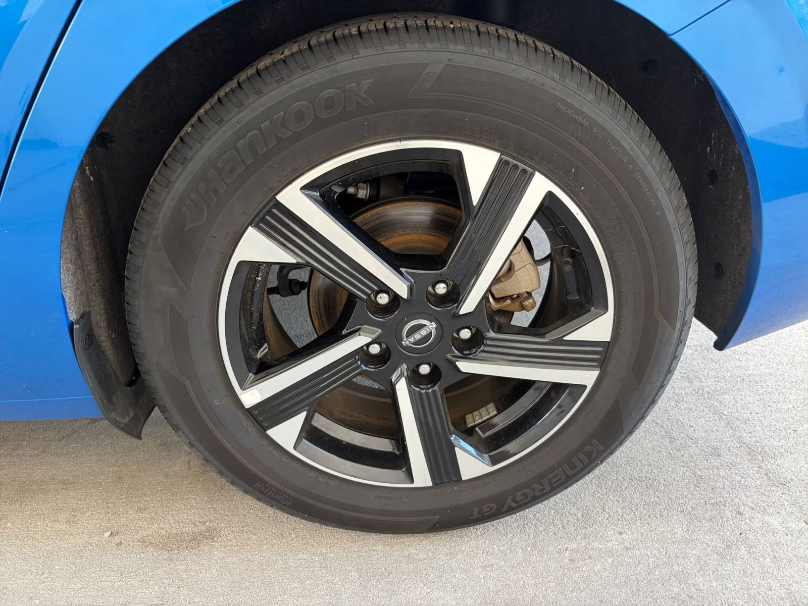 Used 2025 Nissan Sentra SV FWD image 29