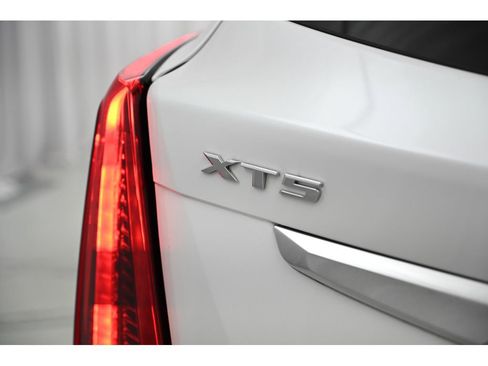 Certified 2025 Cadillac XT5 Premium Luxury image 60