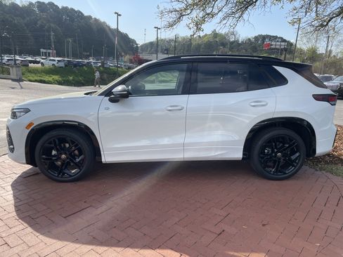 New 2026 Volkswagen Tiguan SE R-Line FWD image 7