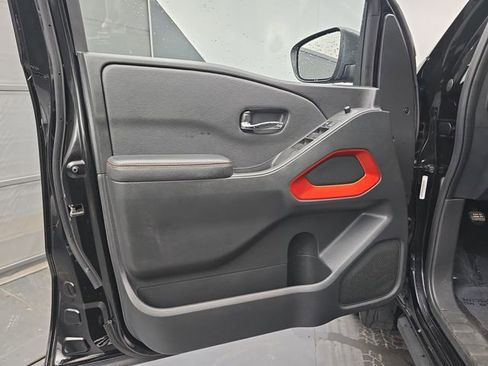 Used 2025 Nissan Frontier Pro-X w/ Pro Convenience Package image 24