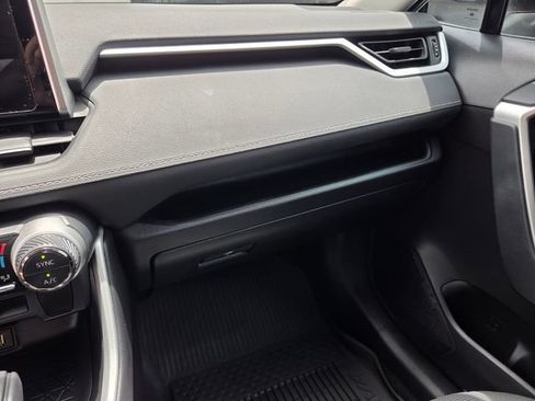 Used 2024 Toyota RAV4 LE AWD/4WD image 27