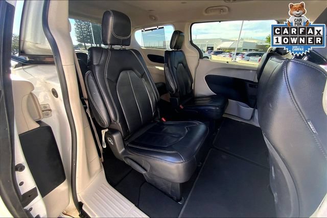 Used 2022 Chrysler Pacifica Touring-L FWD image 26