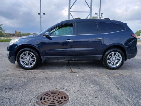Used 2015 Chevrolet Traverse LT w/ Style and Technology Package image 4