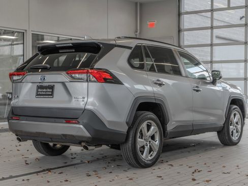 Used 2021 Toyota RAV4 Limited image 28