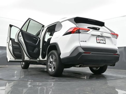 Used 2025 Toyota RAV4 XLE image 69