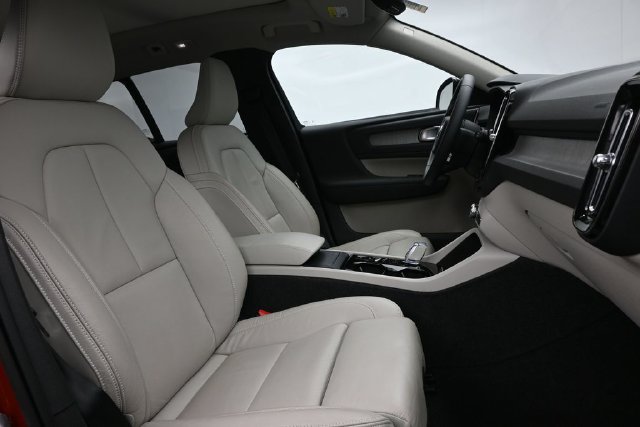 Used 2023 Volvo XC40 B5 Plus w/ Driver Assist Package AWD/4WD image 35