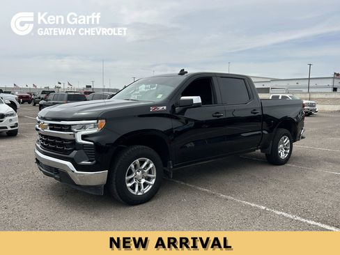 Used 2024 Chevrolet Silverado 1500 LT w/ Z71 Off-Road Package AWD/4WD image 1