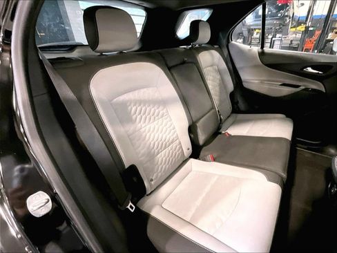 Used 2020 Chevrolet Equinox LS FWD image 16