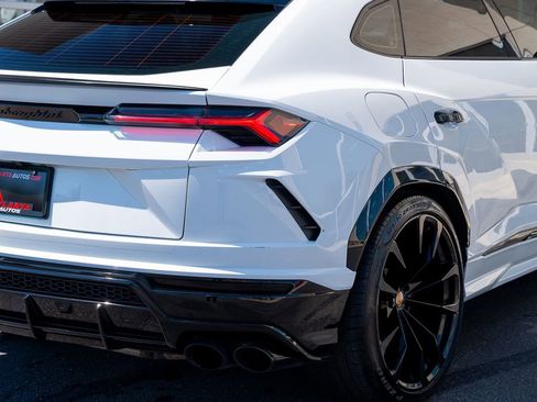 Used 2022 Lamborghini Urus AWD/4WD image 12
