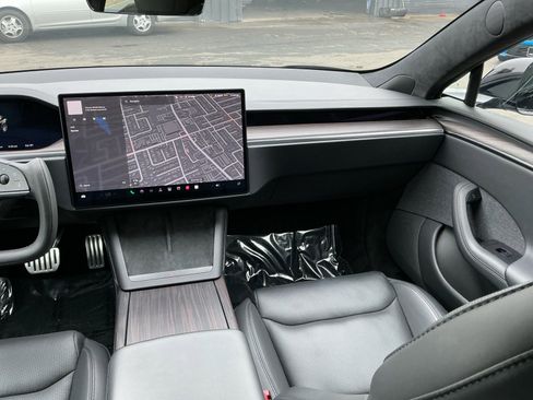 Used 2022 Tesla Model S image 17