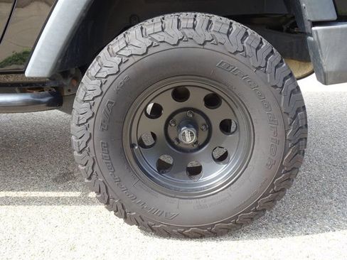 Used 2016 Jeep Wrangler Sport AWD/4WD image 24