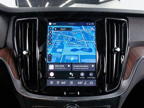 Certified 2025 Volvo V60 B5 Cross Country Plus image 12