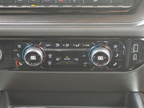 Used 2023 GMC Sierra 1500 SLT image 15