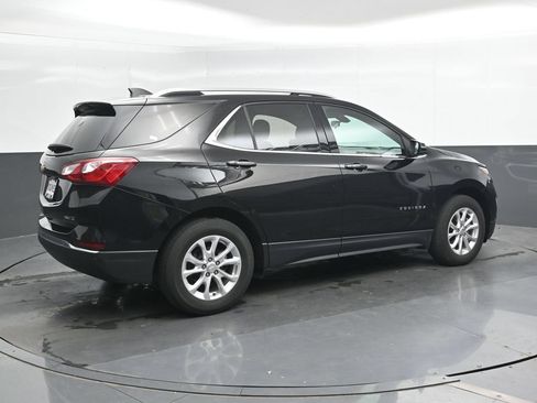 Used 2019 Chevrolet Equinox LT w/ Sun & Navigation Package AWD/4WD image 3
