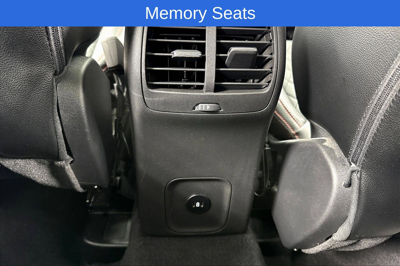 Used 2024 Ford Escape ST-Line Elite w/ Premium Technology Package AWD/4WD image 12
