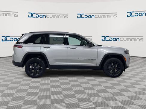 New 2026 Jeep Grand Cherokee Altitude AWD/4WD image 9