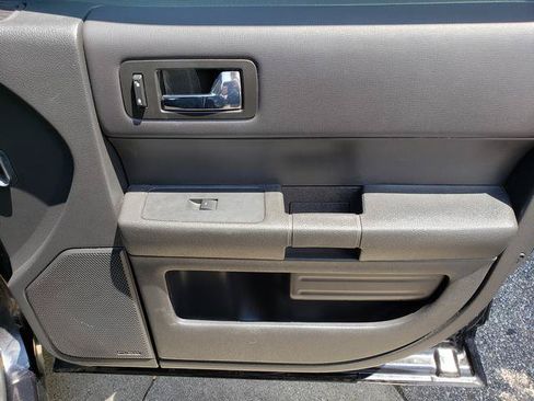 Used 2019 Ford Flex SE FWD image 19