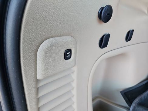 Used 2021 Jeep Grand Cherokee Limited image 18