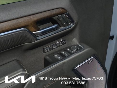Used 2024 Chevrolet Silverado 1500 High Country w/ High Country Premium Package AWD/4WD image 24