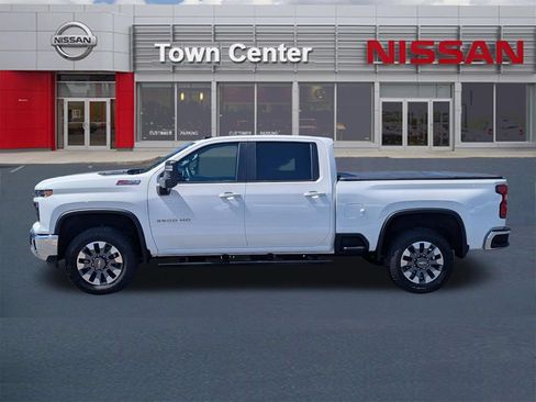 Used 2024 Chevrolet Silverado 2500 LT AWD/4WD image 4