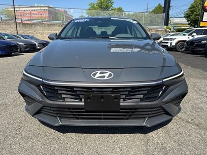 Used 2025 Hyundai Elantra SE